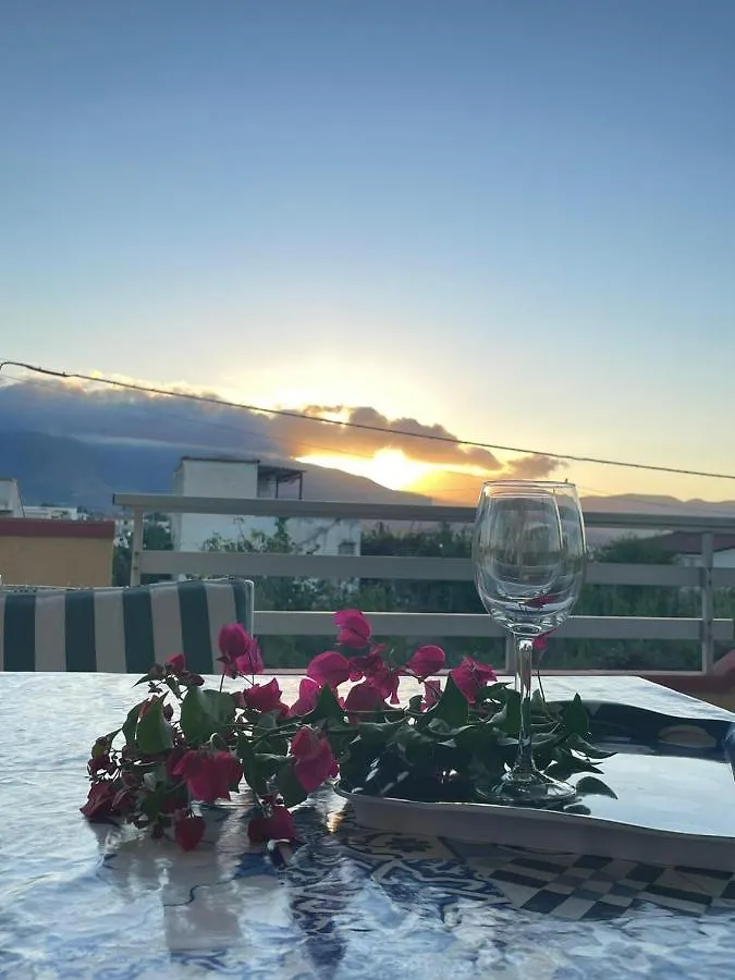 Bounganville 127 Alcamo Marina İtalya